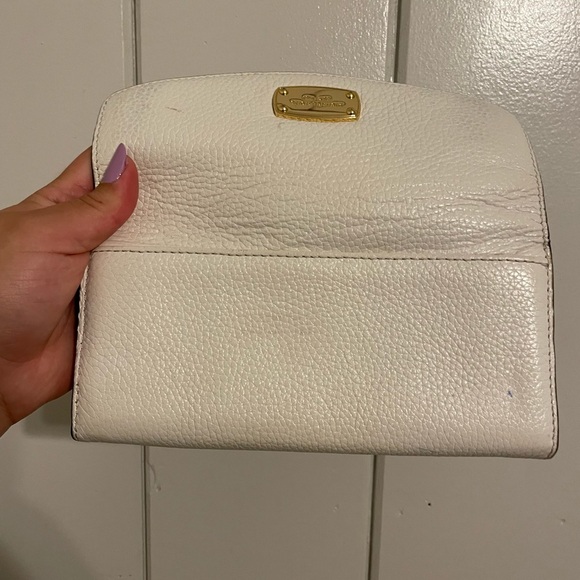 White Michael Kors wallet - Picture 9 of 13